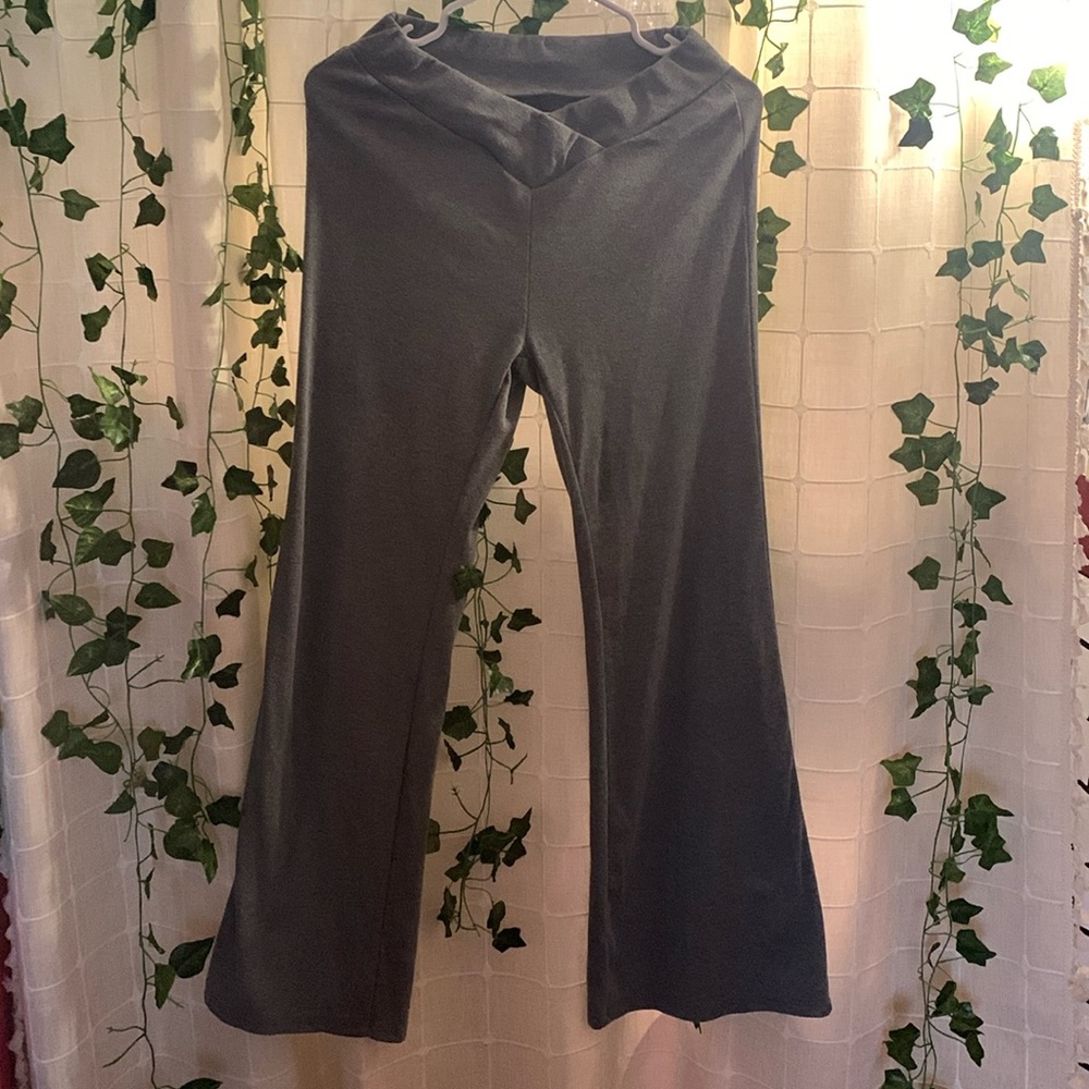 i’m selling my leggings.